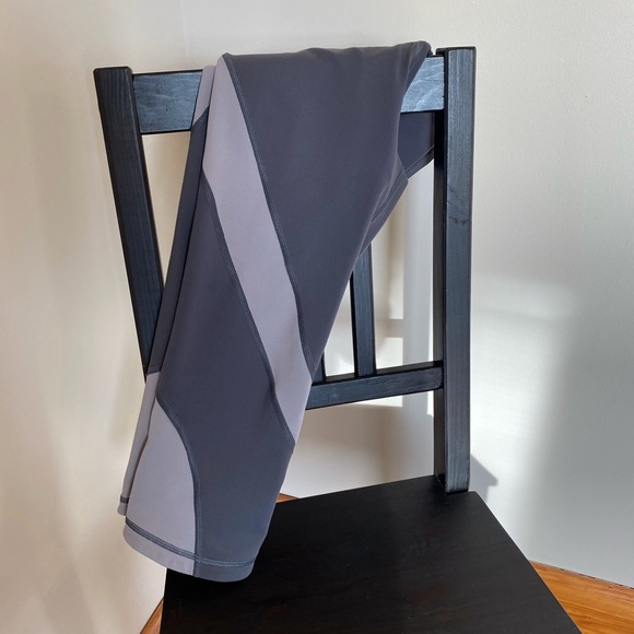 Victoria’s Secret VSX Sport Capris Taupe XS - Picture 3 of 12